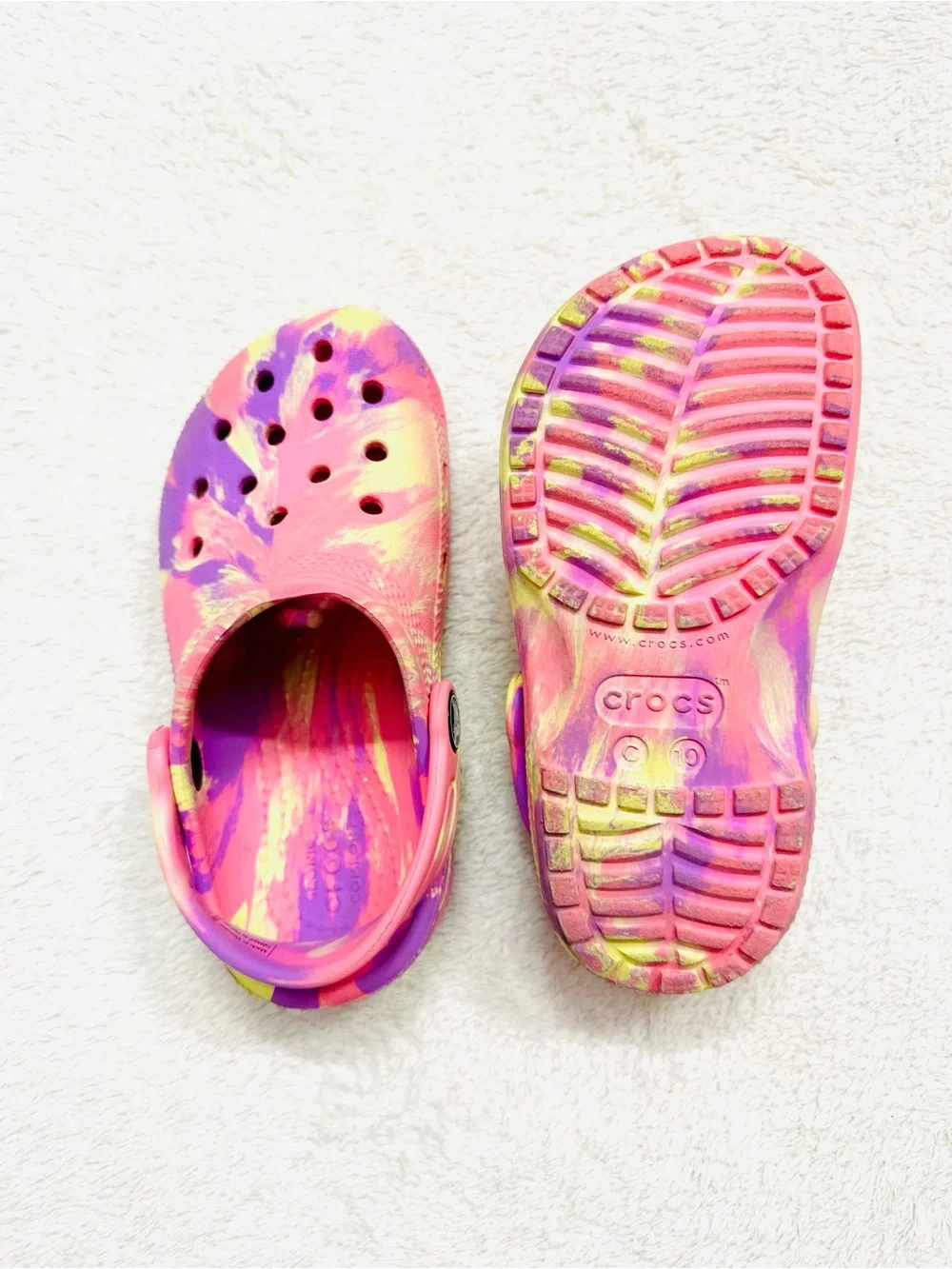 Crocs Girl Pink Classic Marbled Clog Size 10 Excellent Condition